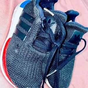 Boys adidas size 9C